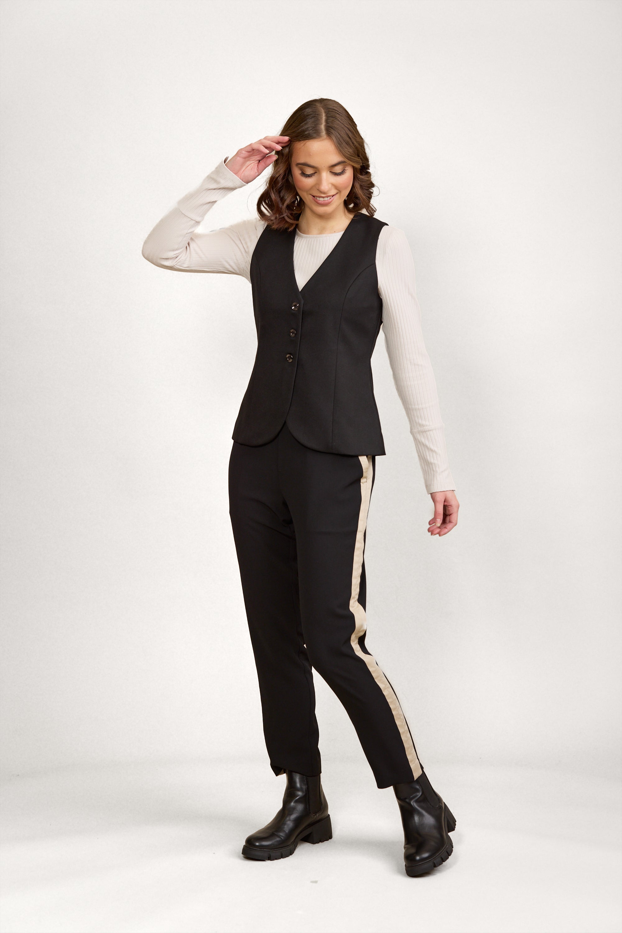 Knewe 7092 Crew Pant | Black/Oat