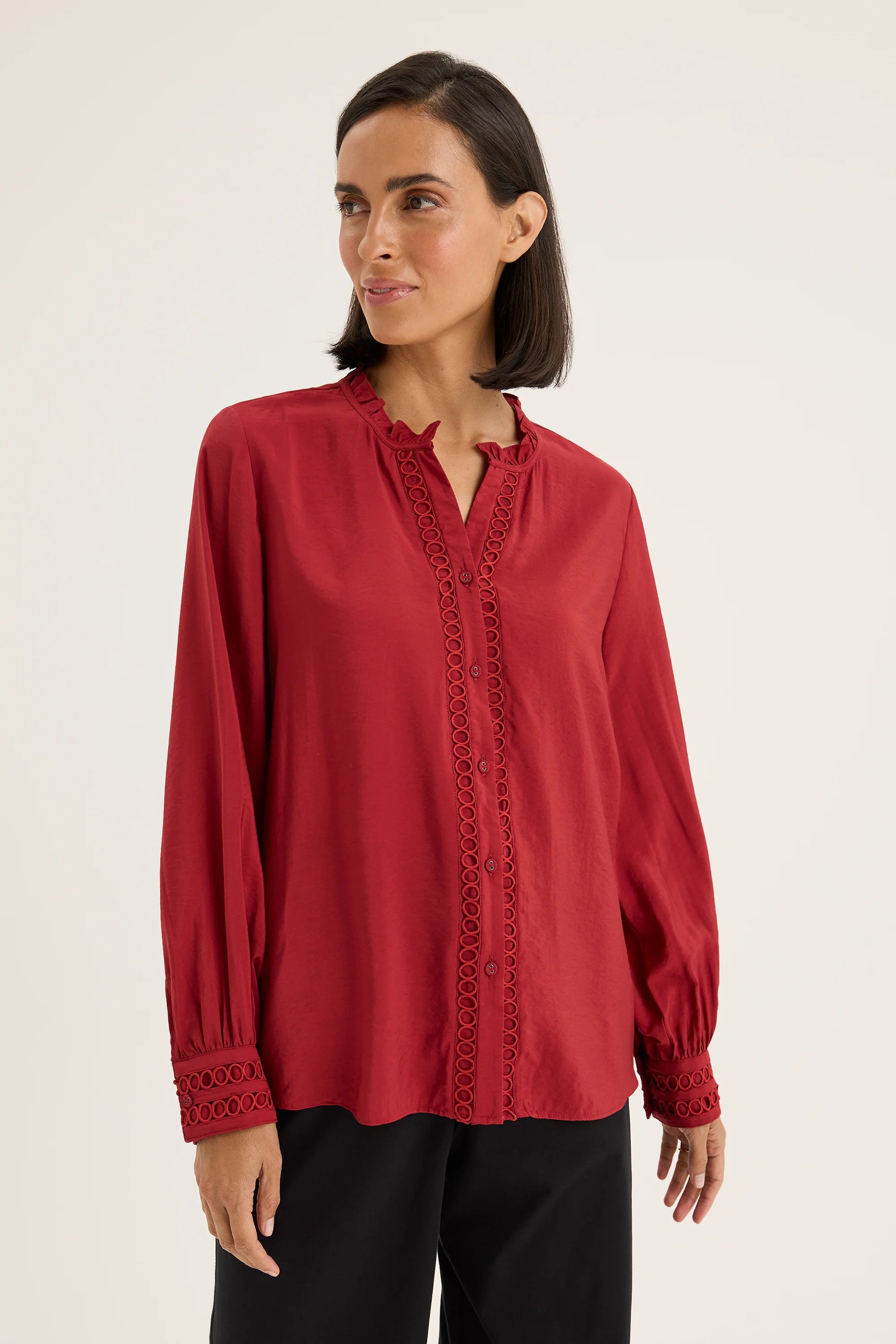 Yarra Trail Destiny Shirt | Scarlet