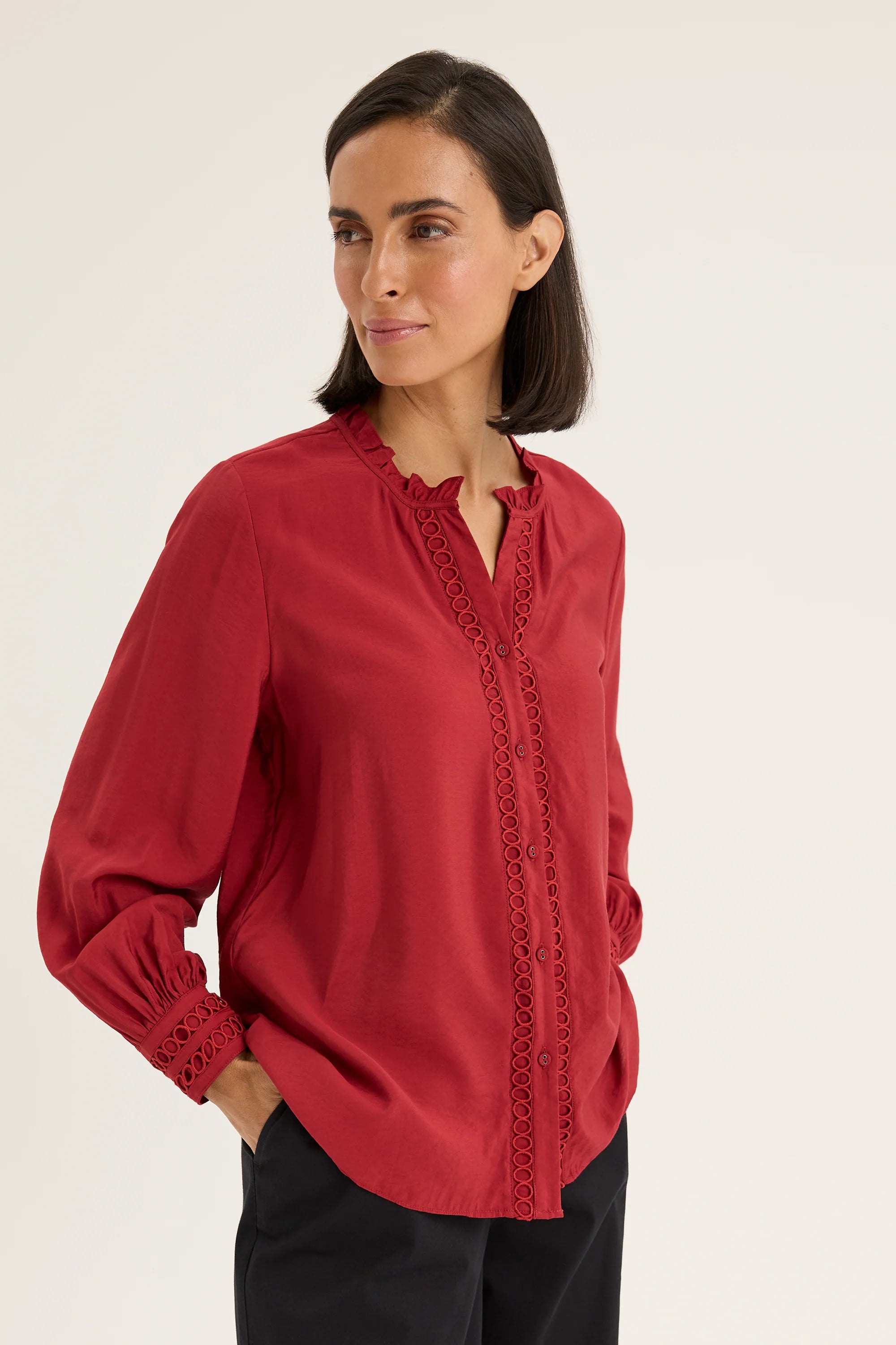 Yarra Trail Destiny Shirt | Scarlet