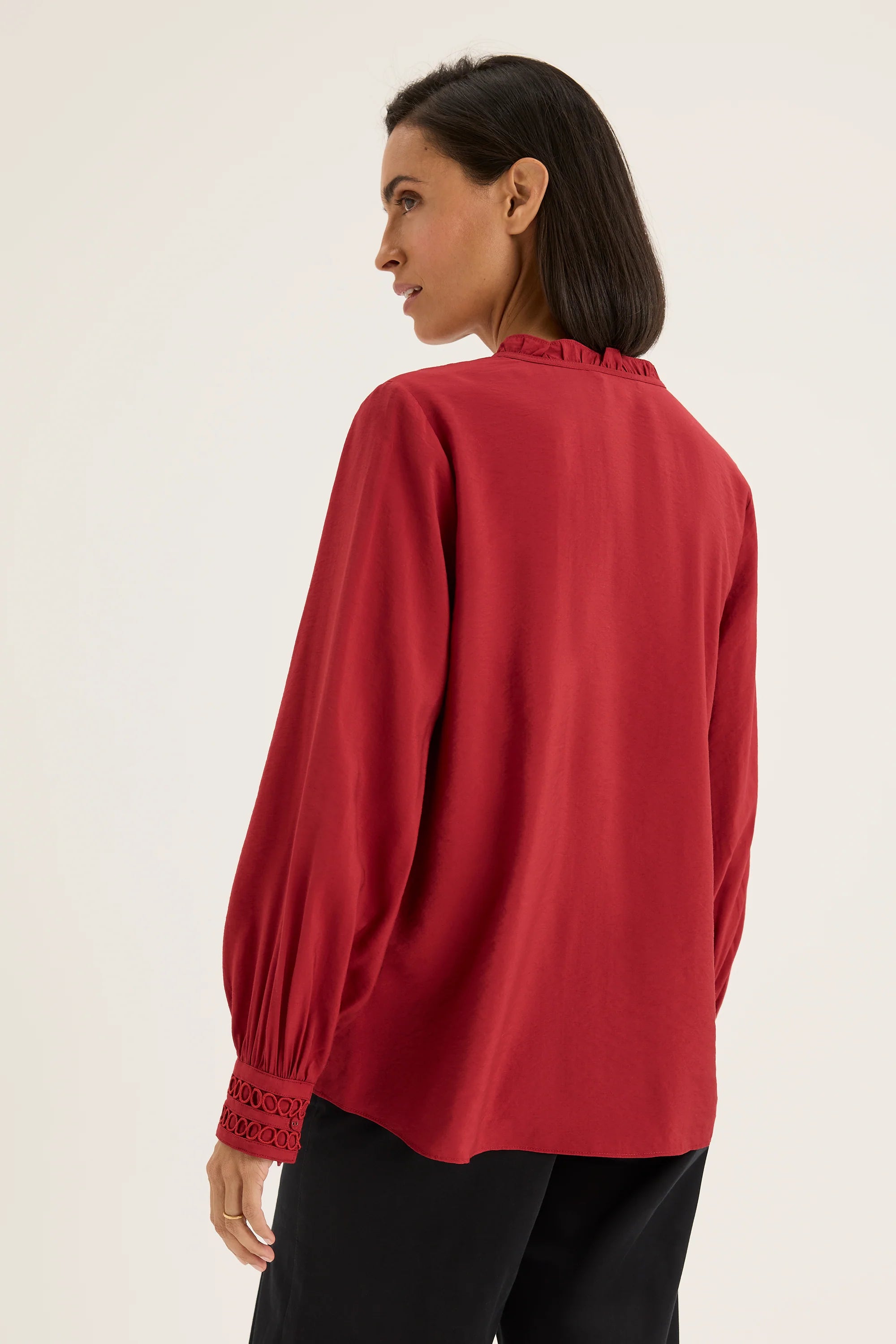 Yarra Trail Destiny Shirt | Scarlet