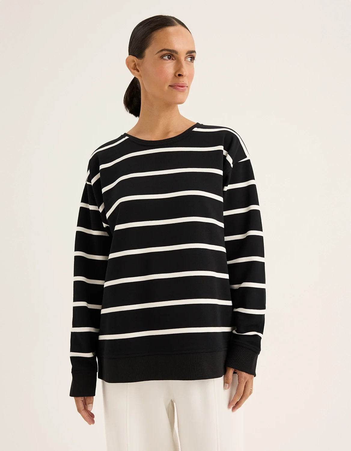 Yarra Trail Infinity Sweat | Black/Ecru