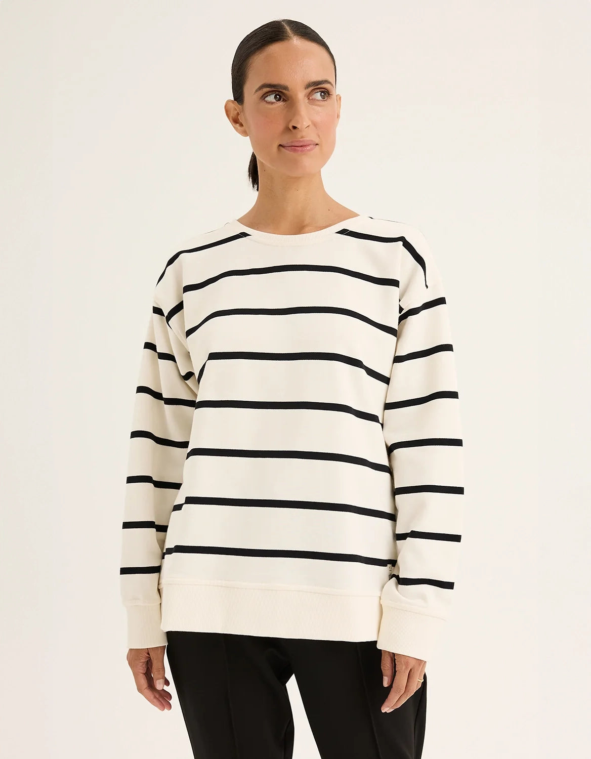 Yarra Trail Infinity Sweat | Ecru/Black