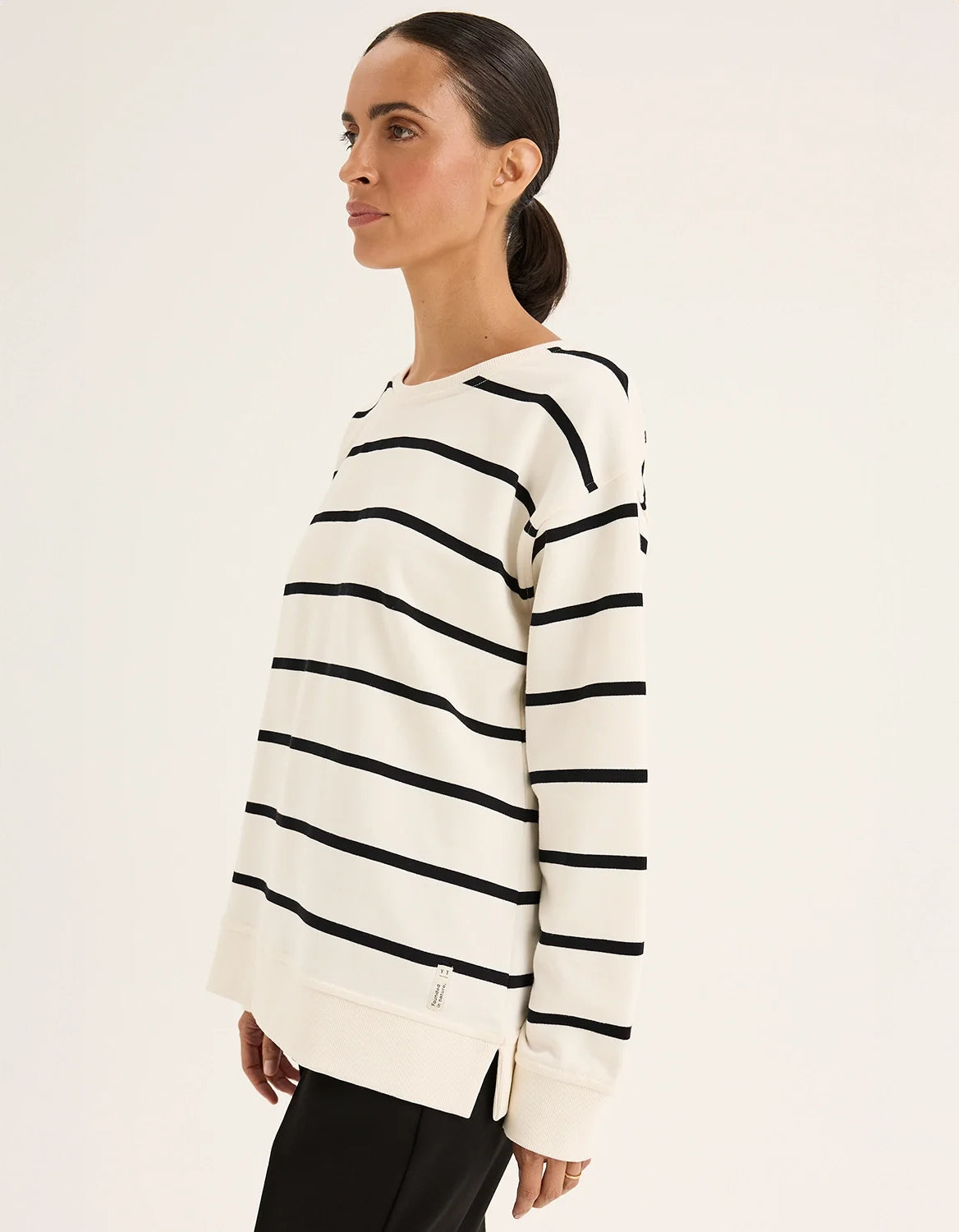 Yarra Trail Infinity Sweat | Ecru/Black