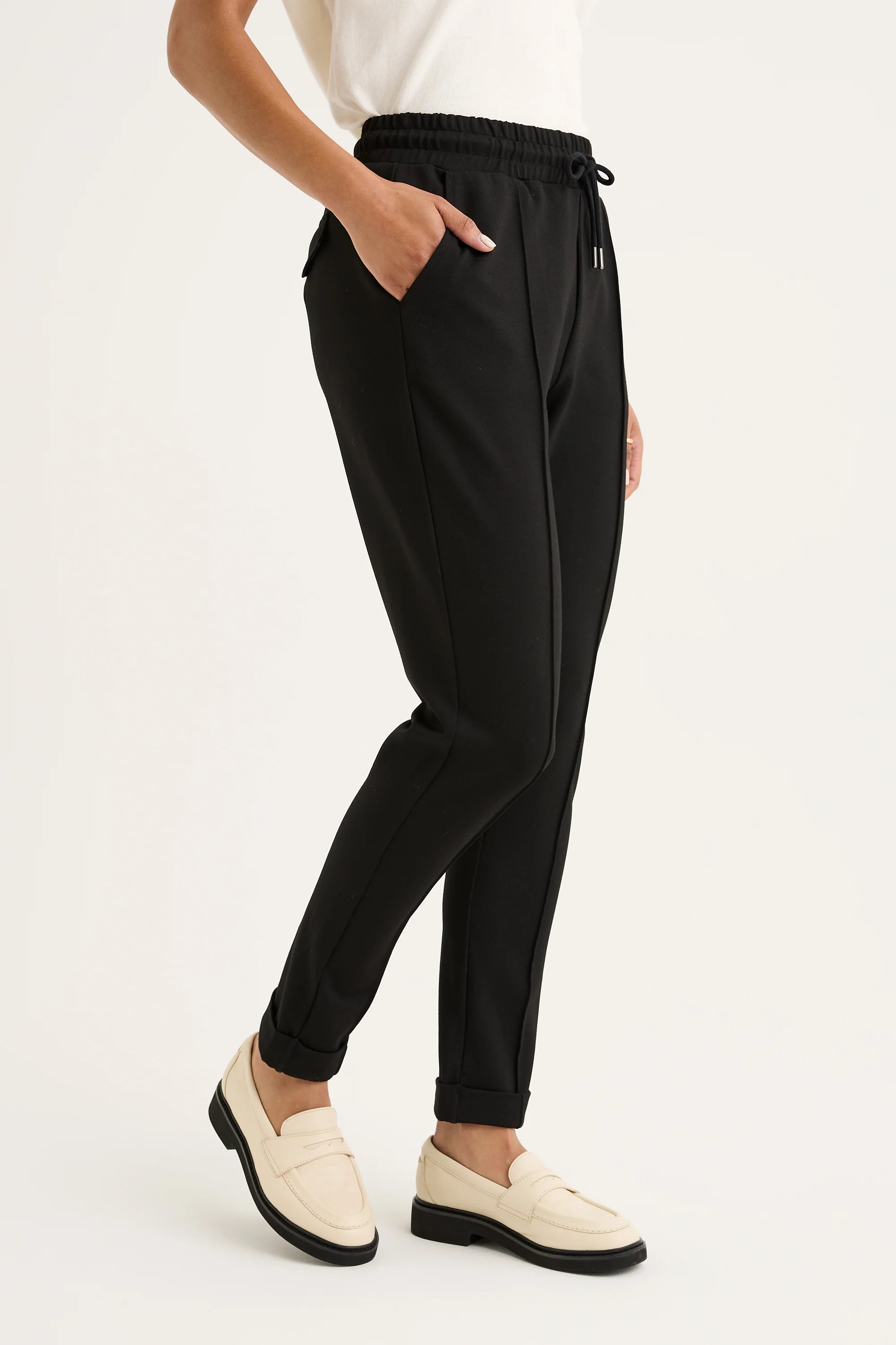 Yarra Trail Vine Jogger | Black
