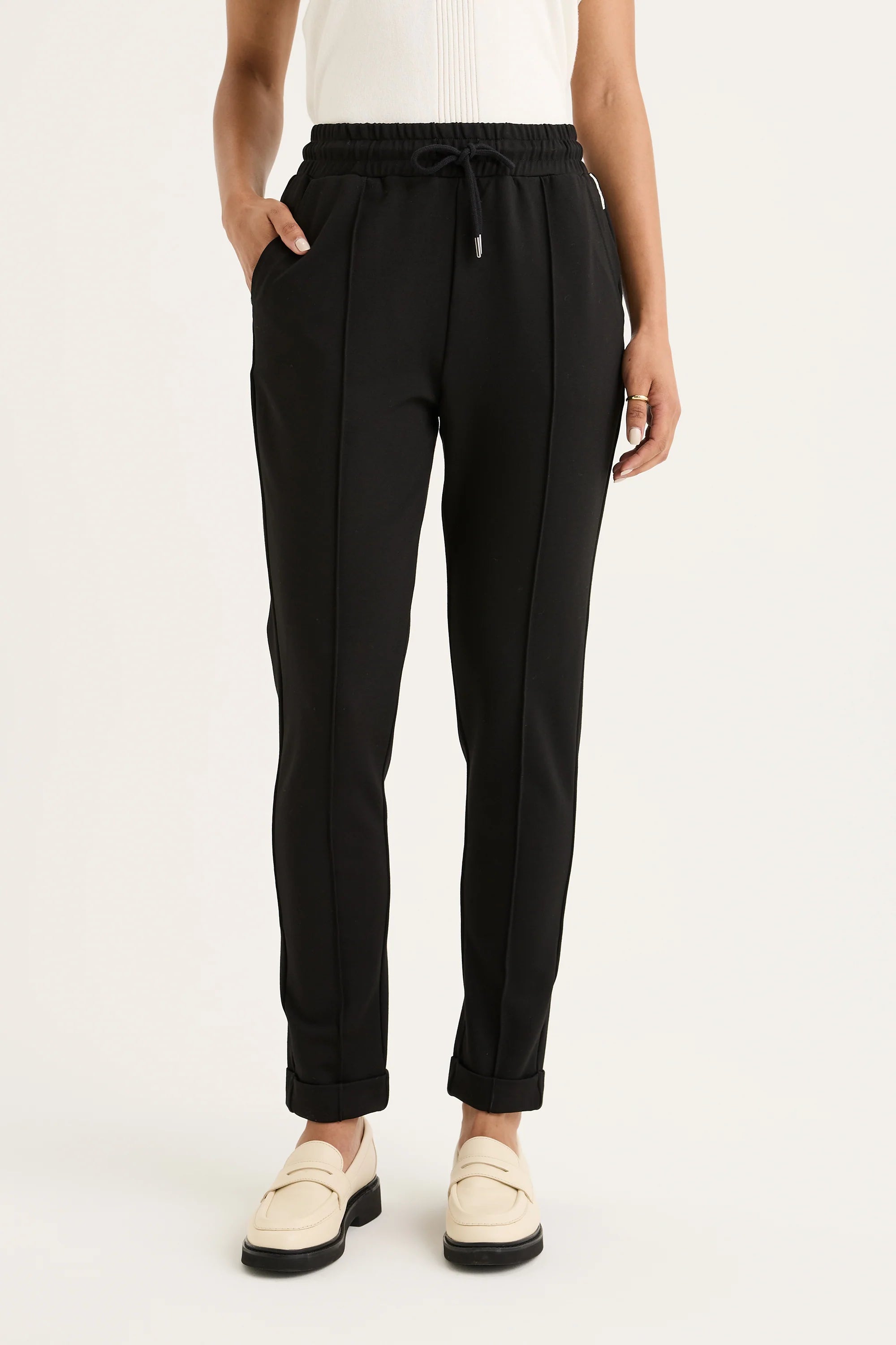 Yarra Trail Vine Jogger | Black