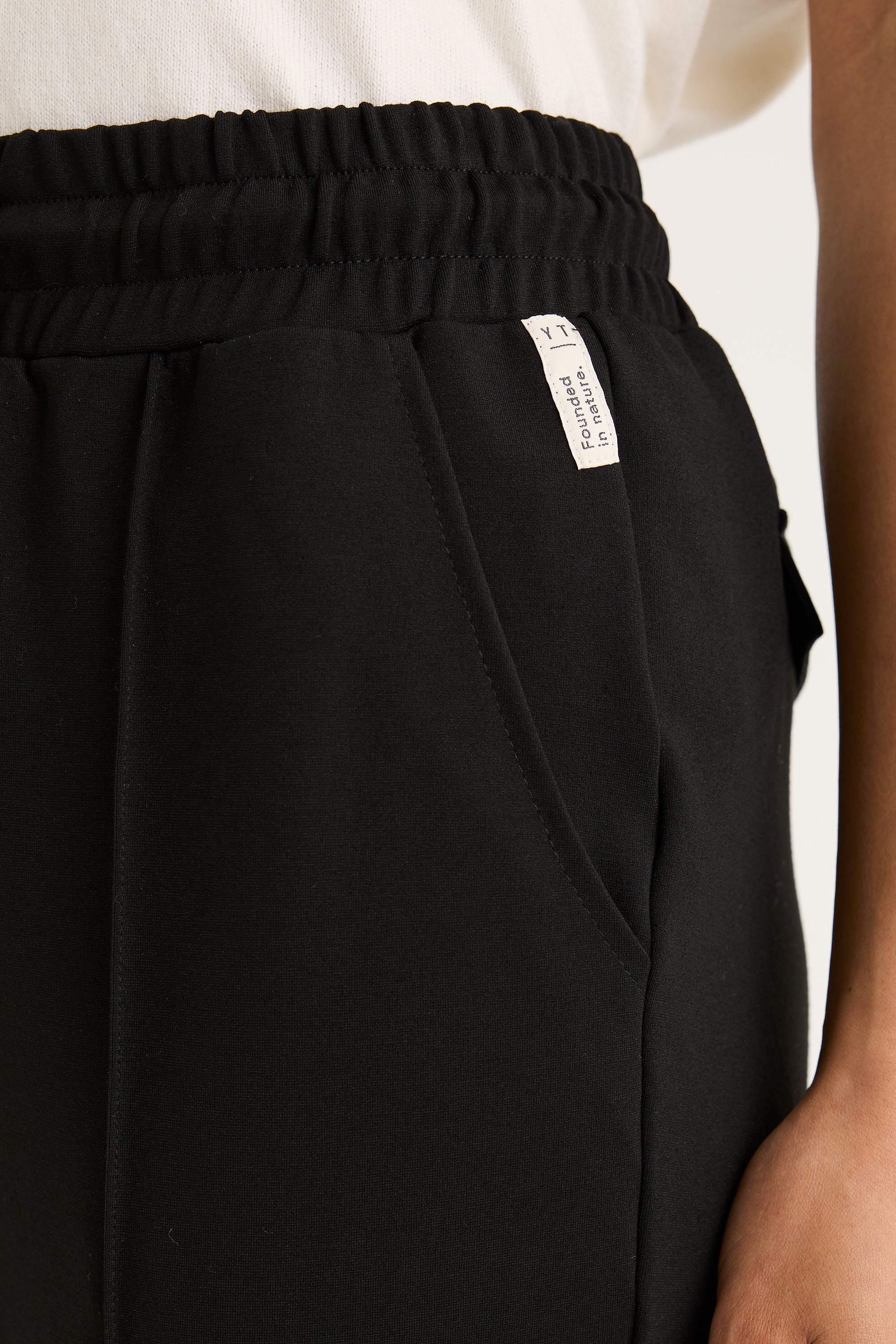 Yarra Trail Vine Jogger | Black