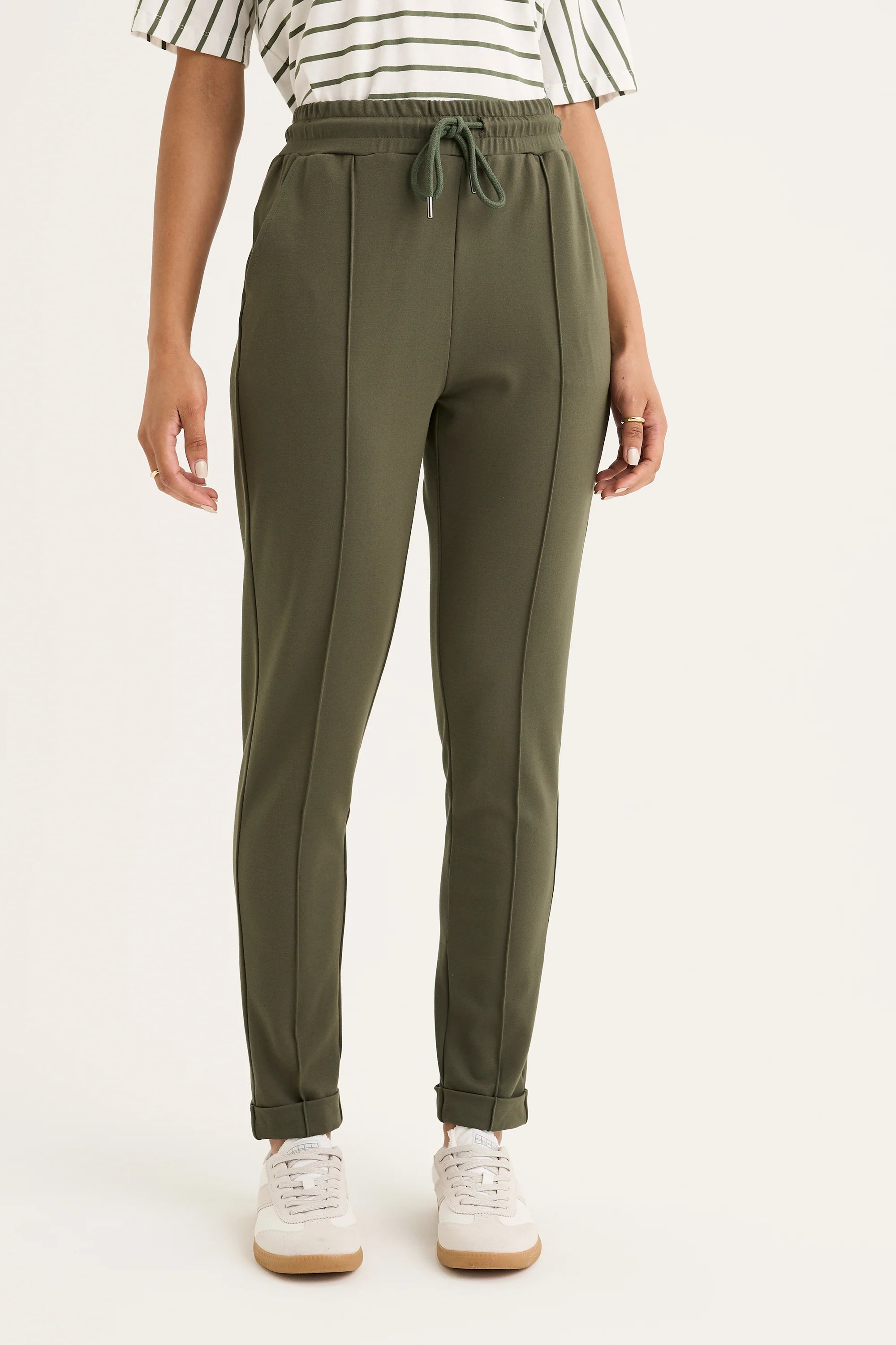 Yarra Trail Vine Jogger | Khaki