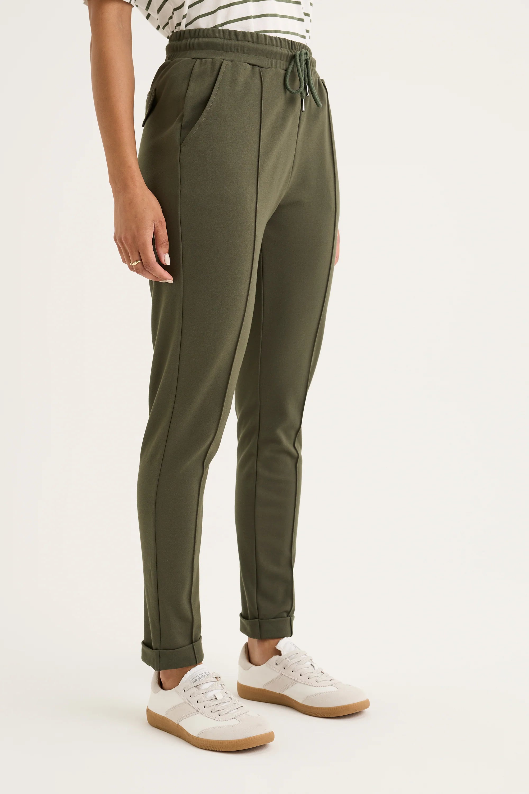 Yarra Trail Vine Jogger | Khaki