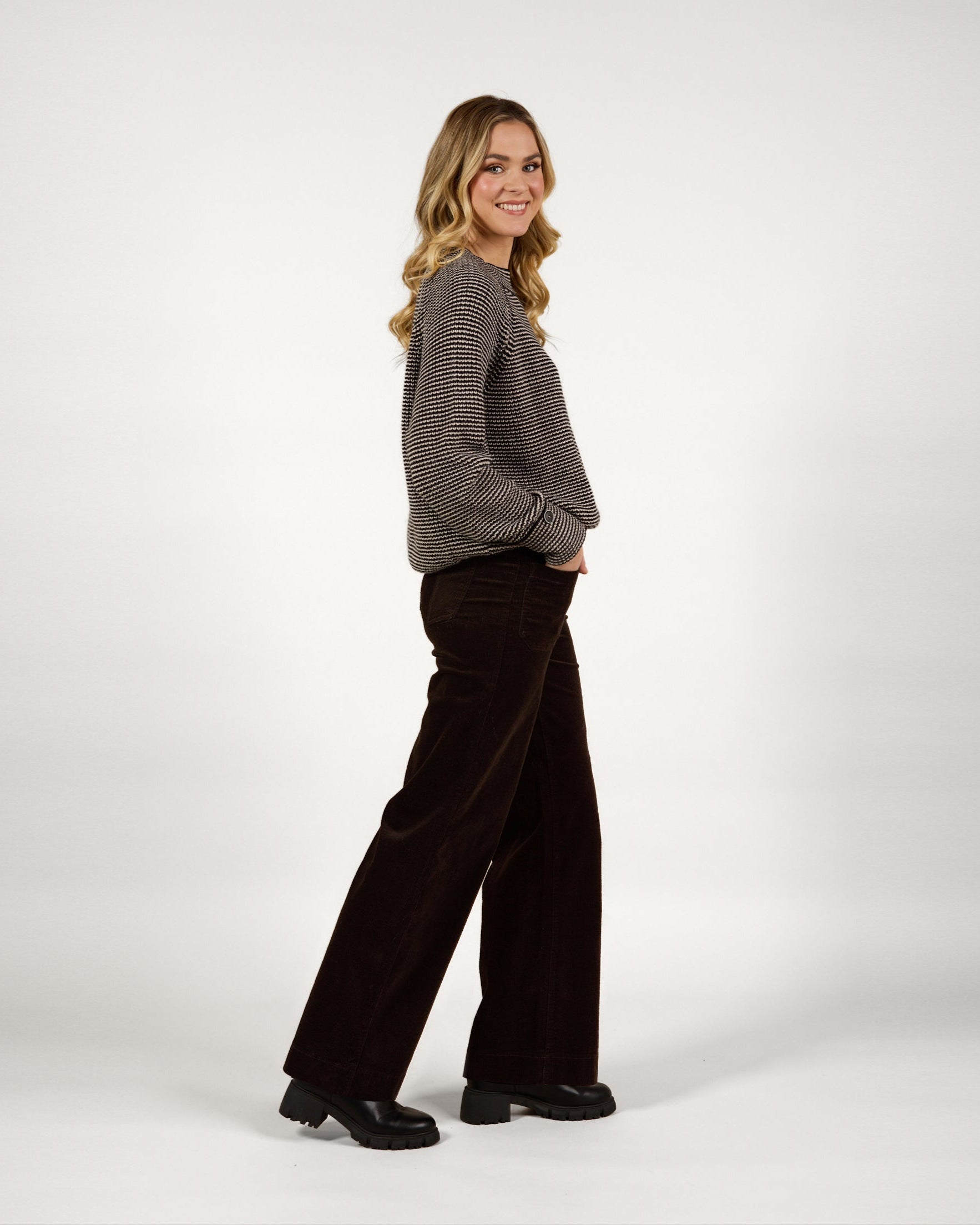 Knewe 7089C Roxie Cord | Soot