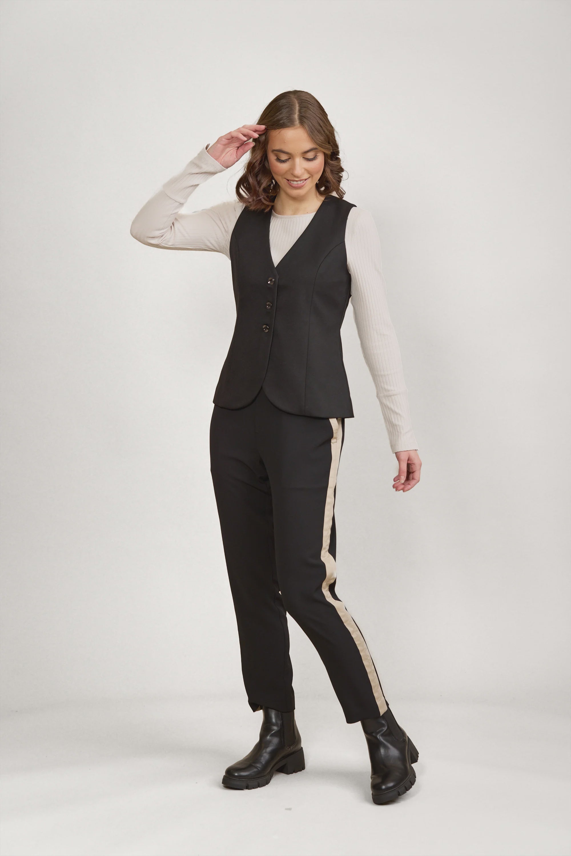 Knewe 6042 Florence Vest | Black