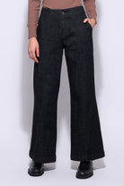 Neris Ida Jean | Black Wash