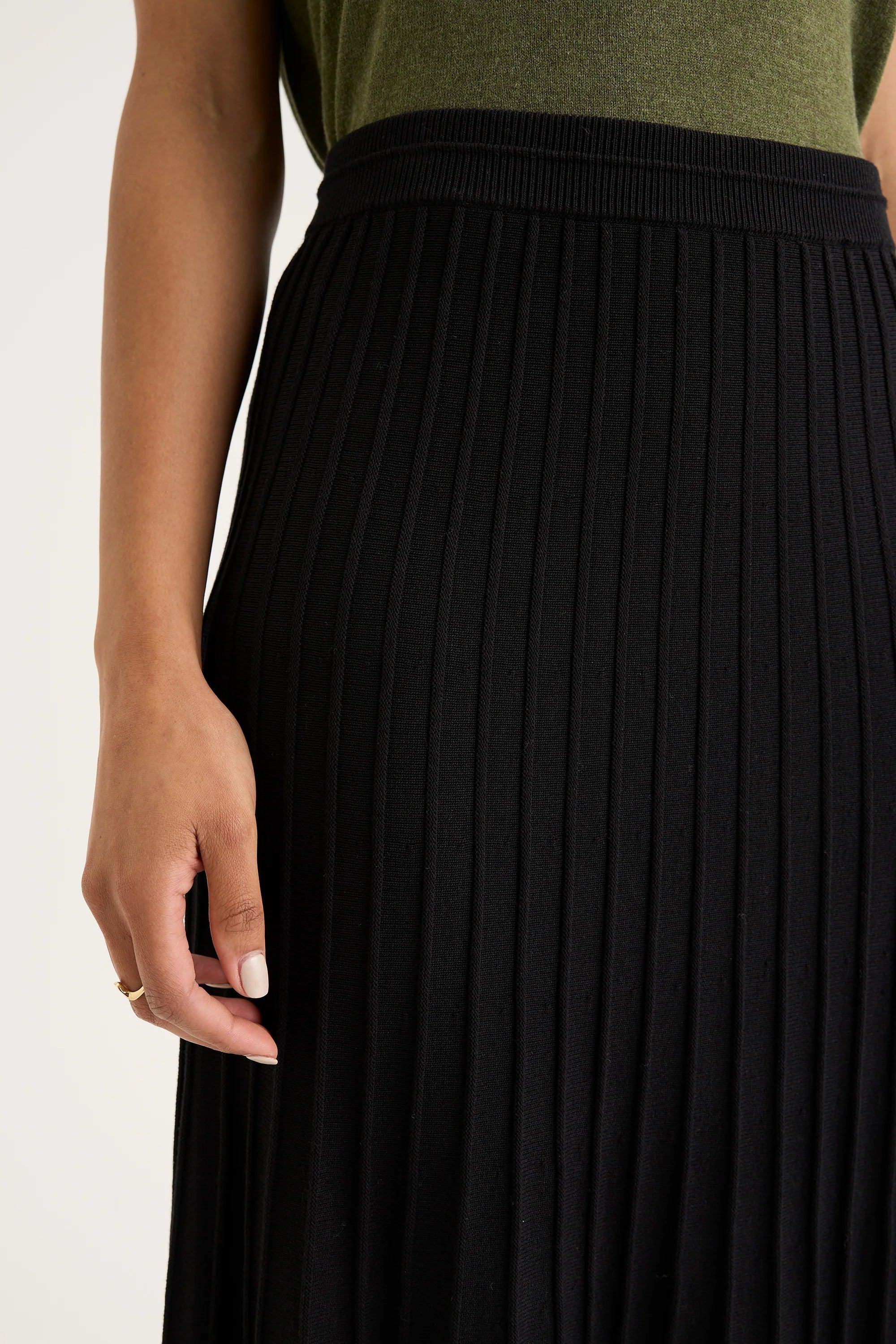 Yarra Trail Cedar Skirt | Black